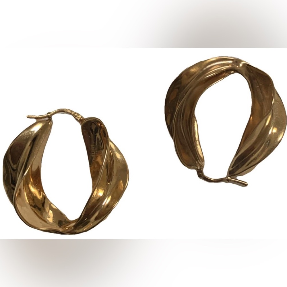 ❌SOLD VC❌Authentic High Coveted  Celine Swirl Earrings